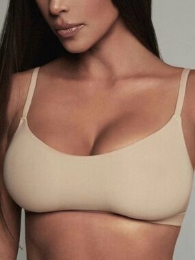 Skims scoop bralette in nude New